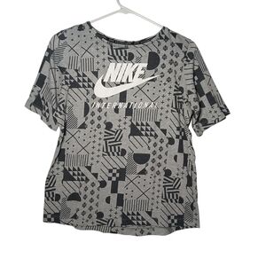 Nike Gray Graphic T-Shirt